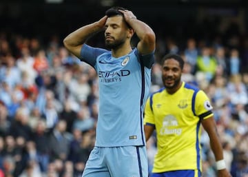 Manchester City v Everton - Premier League - Etihad Stadium - 15/10/16 Manchester City's Sergio Aguero looks dejected after missing a penalty