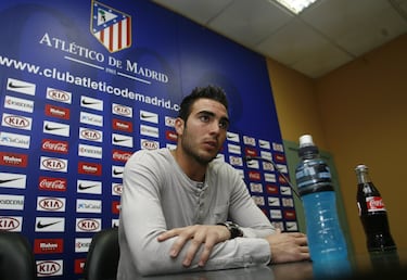 Muy extraño fue el caso de Roberto en 2013, cuando Courtois era el portero titular cedido por el Chelsea. El Benfica le traspasó al Atlético por seis millones, pero sin llegar a entrenar se marchó a Olympiacos, que acabaría pagando otros seis millones por él. 