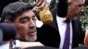 Así de 'confundido' acabó Maradona la comida de directivas