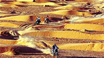 <B>MARCAJE DE CERCA</B>. Sainct, Meoni y Roma (el último en esta imagen) completaron juntos una buena parte de la etapa de ayer.