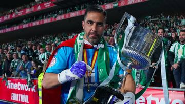 El llamativo festejo de Claudio Bravo: ¡un puro y una pizza!