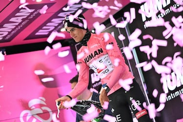 Del Toro sigue pintando de ‘Rosa mexicano’ el Giro de Italia