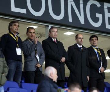 Sergio Jadue, presidente de la ANFP, y otros dirigentes del fútbol chileno en el palco del NV Arena de Sankt Polten.