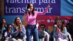 La ministra de Derechos Sociales y Agenda 2030, Ione Belarra, durante el acto de campaña 'Valentía y Orgullo para transformar Madrid', en la Plaza Pedro Zerolo, a 13 de mayo, en Madrid (España). En este mitin que se celebra en el marco de la campaña electoral para los comicios del 28M se aboga por un Madrid con más derechos para todas, todos y todes.
13 MAYO 2023;PODEMOS;UNIDAS PODEMOS;IZQUIERDA UNIDA;ALIANZA VERDE;MITIN;CAMPAÑA ELECTORAL;28M;FORMACIÓN MORADA;ROPA MORADA;BANDERAS;LGTBIQ;LGTBI;
Fernando Sánchez / Europa Press
13/05/2023