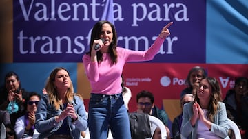 La ministra de Derechos Sociales y Agenda 2030, Ione Belarra, durante el acto de campaña 'Valentía y Orgullo para transformar Madrid', en la Plaza Pedro Zerolo, a 13 de mayo, en Madrid (España). En este mitin que se celebra en el marco de la campaña electoral para los comicios del 28M se aboga por un Madrid con más derechos para todas, todos y todes.
13 MAYO 2023;PODEMOS;UNIDAS PODEMOS;IZQUIERDA UNIDA;ALIANZA VERDE;MITIN;CAMPAÑA ELECTORAL;28M;FORMACIÓN MORADA;ROPA MORADA;BANDERAS;LGTBIQ;LGTBI;
Fernando Sánchez / Europa Press
13/05/2023