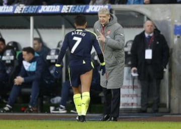 Alexis Sánchez brilló en la goleada de Arsenal. 