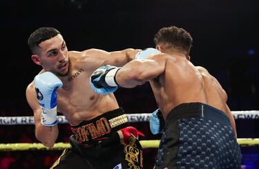 How much money will Teófimo López and Steve Claggett make for their fight in Miami?