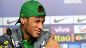Neymar, durante la rueda de prensa en R&iacute;o.