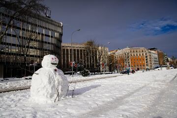 Muñeco de nieve situado en el barrio Salamanca. 