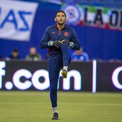 Jesús Corona sufre lesión previo a encuentro frente a Montreal