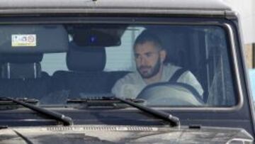 ENTRENAMIENTO. Benzema, ayer, a la salida de Valdebebas.