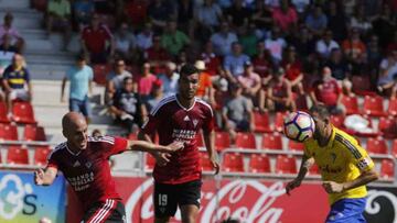 El Mirandés remonta ante un Cádiz indignado por el arbitraje