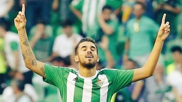 Dani Ceballos, con la camiseta del Betis.