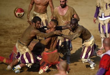 Las imágenes más salvajes del Calcio Storico Fiorentino