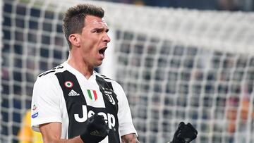 Juventus' Mario Mandzukic celebrates scoring the opening goal during the Italian Serie A soccer match Juventus FC vs AS Roma at the Allianz Stadium in Turin, Italy, 22 December 2018.