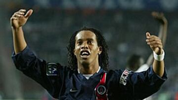 <B>UN CULEBRÓN</b>. Ronaldinho todavía no conoce cuál será su destino para la próxima temporada. Demasiadas idas y venidas.