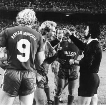 Partido de Copa de Europa en 1981 entre el Real Madrid y el Bayern Múnich, donde el árbitro Pes Pérez expulsó a Rummenigge.