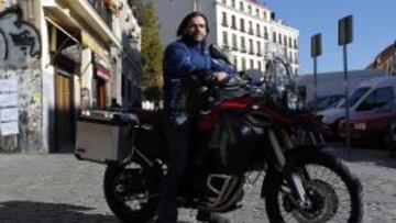 Charly Sinewan sobre su compañera de viajes.