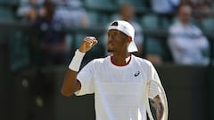 Wimbledon (United Kingdom), 07/07/2023.- Christopher Eubanks of USA reacts during his Men's Singles 2nd round match against Cameron Norrie of Britain at the Wimbledon Championships, Wimbledon, Britain, 07 July 2023. (Tenis, Reino Unido, Estados Unidos) EFE/EPA/TOLGA AKMEN EDITORIAL USE ONLY
