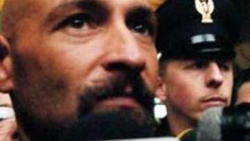 <b>UN REBELDE</b>. "Cuando le conocí, tenía su pendiente y el pañuelo sobre la cabeza. Ya era el 'Pirata'. Luego añadió un tatuaje bajo los ojos, el 'eye-liner', para destacar la mirada. Eso le divertía. Le gustaba desafiar. Siempre buscaba algo porque nunca estaba satisfecho".