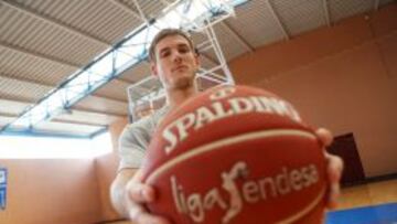 Nik Caner-Medley durante su presentación como nuevo jugador del Unicaja Málaga.
