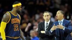 Lue y LeBron James culpan a Blatt del físico y el mal juego