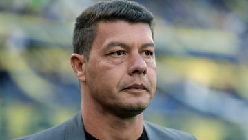 Boca Juniors' coach Sebastian Battaglia is seen during the Argentine Professional Football League match against Rosario Central at the Jose Amalfitani stadium in Buenos Aires, on February 20, 2022. (Photo by ALEJANDRO PAGNI / AFP)