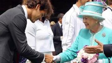 MÁXIMA EXPECTACIÓN. La visita de la reina Isabel II, que no se producía desde 1977, ha revolucionado el All England Tennis Club.