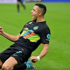 "Una joya loca": Alexis Sánchez repleta las portadas en Europa