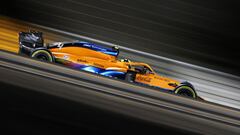 Lando Norris con el McLaren en Bahr&eacute;in.