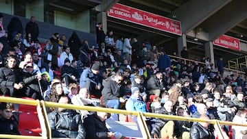 LEON, 30/12/25 Entrenamiento de Cultural y Deportiva Leonesa , hoy en el estadio Reino de León,donde acudieron alrededor de 2000 aficionados