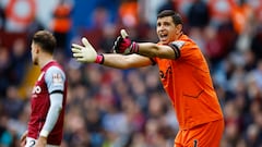 Emiliano 'Dibu' Martínez, durante el partido contra el Arsenal.