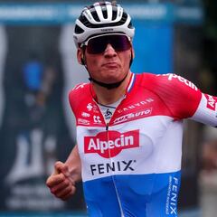 Van der Poel: "Creo que a Egan le podría ir bien en las clásicas"