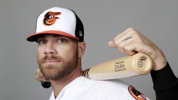 El primera base Chris Davis, de Baltimore Orioles, anunci&oacute; su retiro de las Grandes Ligas debido a las complicaciones tras una cirug&iacute;a en la cadera.