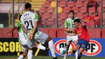 Futbol, Union Espanola vs OÕHiggins
Fecha 29, Liga de primera 2025.
El jugador de Union Espanola Pablo Aranguiz, izquierda, juega el balon durante un partido de la liga de primera division disputado en el estadio Santa Laura de Santiago, Chile.
30/11/2025
Felipe Zanca/Photosport
Football, Union Espanola vs OÕHiggins
29th turn, 2025 First division league.
Union EspanolaÕs player Pablo Aranguiz play the ball during the first division league match at the Santa Laura stadium in Santiago, Chile.
30/11/2025
Felipe Zanca/Photosport