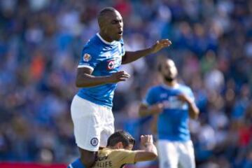Así se dio el encuentro entre cementeros y los felinos celebrado esta tarde en el Estadio Azul
