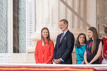 El Rey Felipe VI conmemora sus diez años en el trono con un acto en el Palacio Real en el que se condecora a 19 españoles por sus servicios a los demás con la orden del Mérito Civil.