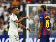 Soccer Football - LaLiga - Real Madrid v FC Barcelona - Santiago Bernabeu, Madrid, Spain - October 26, 2025 Real Madrid's Kylian Mbappe celebrates scoring their first goal as FC Barcelona's Lamine Yamal looks on REUTERS/Susana Vera