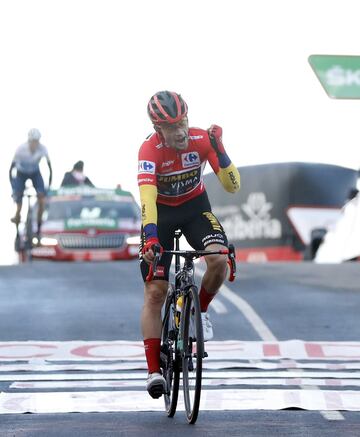 Primoz Roglic llegando a meta