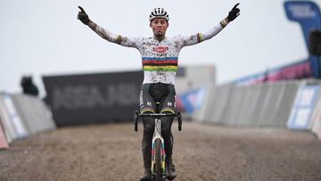 Van der Poel iniciará el curso de carretera en el UAE Tour