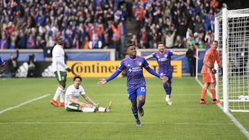 Kendall Waston y Allan Cruz salieron inspirados al juego ante Portland Timbers, y ambos anotaron para que su equipo consiguiera su primera victoria del torneo.