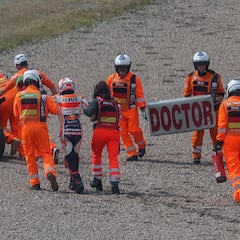 Una infame Honda tira a Márquez por quinta vez y le deja sin correr en Alemania