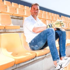 Cifuentes, el debutante más veterano, cuelga los guantes