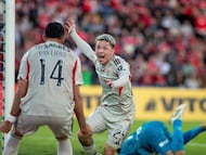 Gianluca Prestianni celebra el segundo gol del Benfica.