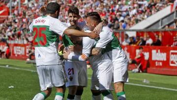 Un buen Elche frena las
aspiraciones del Sporting