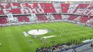 <b>PRECEDENTE. </b>El 26 de abril de 2003 el Atleti celebró su centenario en el Calderón. El estadio tenía este aspecto. El del sábado será similar.