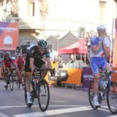 Primer monumento de Demare en un accidentado desenlace