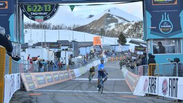 Mikel Landa: exhibici車n y triunfo para estrenarse con Movistar