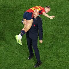 The RFEF call an emergency meeting to find a solution to the Luis Rubiales kiss incident with Jenni Hermoso