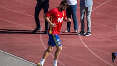 Gerard Piqué won't leave Spain squad, says RFEF chief Larrea
